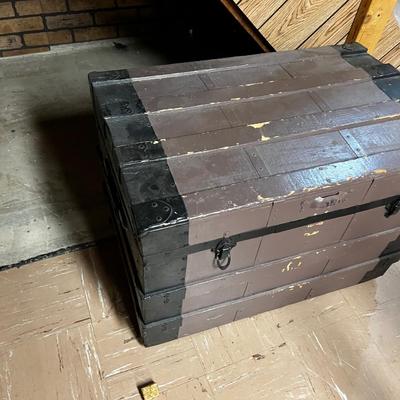 Antique Steamer Trunk 
