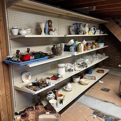 MEGA LOT OF SHELVING 3 UNITS 1 Money 