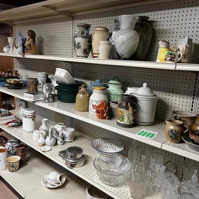 MEGA LOT OF SHELVING 3 UNITS 1 Money 