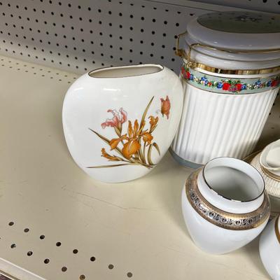 White and Delightful Ceramics. 