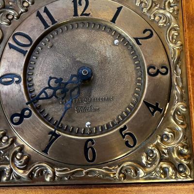 4 Electric Clocks 