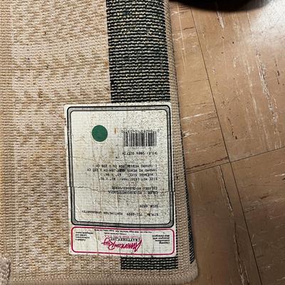 Pheasant Rug! Red and Green