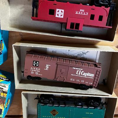 Train Engines and Train Cars Mixed Lot