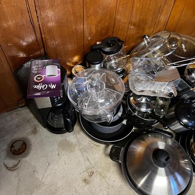 GIANT Lot of Kitchen Cook Ware!