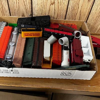 HO Scale Train Cars  