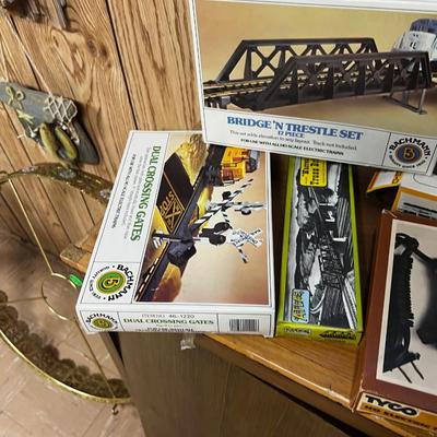 Train Layout Accessories: Bridges etc. New in the Box