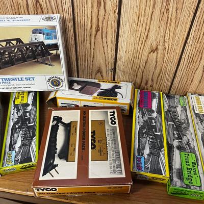 Train Layout Accessories: Bridges etc. New in the Box