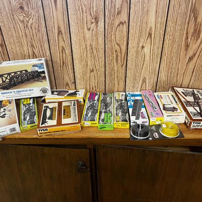 Train Layout Accessories: Bridges etc. New in the Box