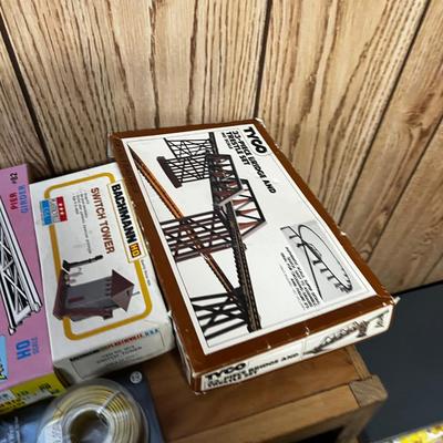 Train Layout Accessories: Bridges etc. New in the Box