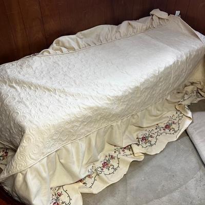 Day Bed Skirt 