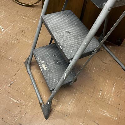 Costco 3 Step Ladder for Paint