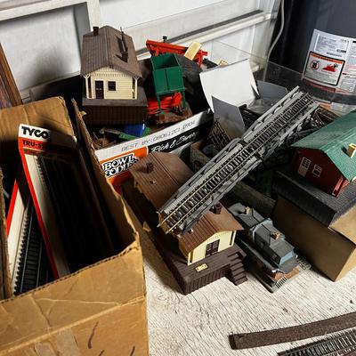 HO Scale Train Building, Track and Other Accessories  