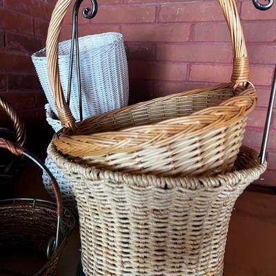 G Pile O Baskets 