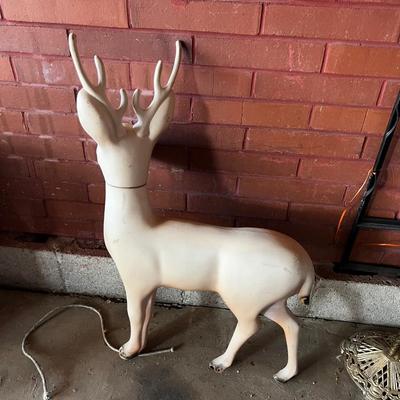 G Plastic Deer