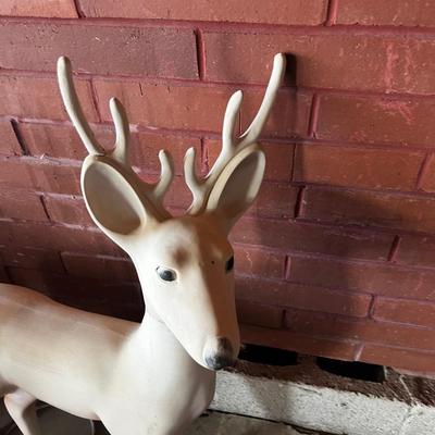 G Plastic Deer