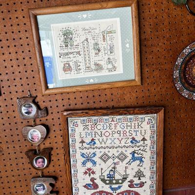 G LARGE Lot of VINTAGE Wall adornment Plus Old Glory! 