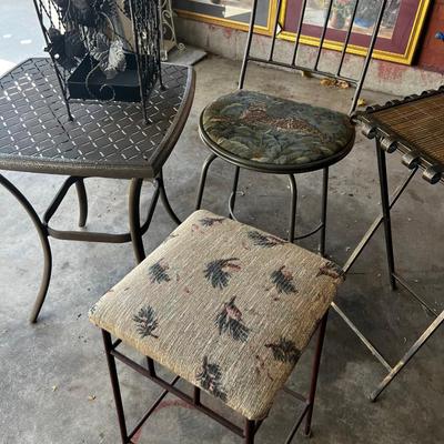 G Lot of Metal Stools and Tables 