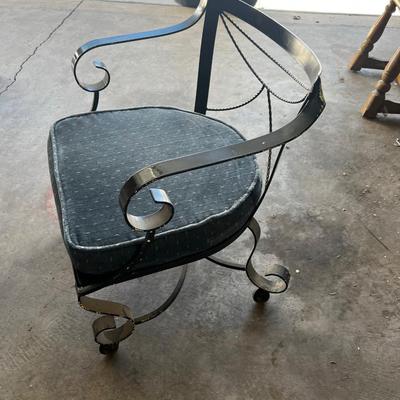 G Metal Rolling Chair 