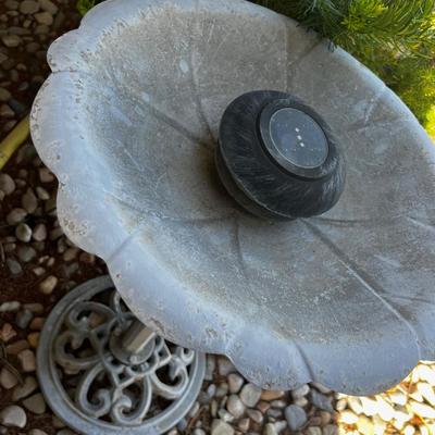 OUTSIDE Bird Bath Metal 