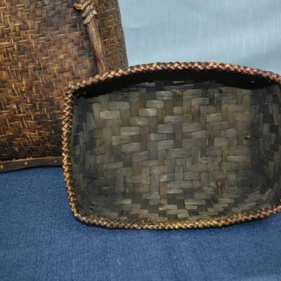 LOT 321. TALL BASKET AND HEAD REST/HOME DECOR