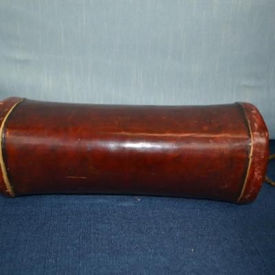 LOT 321. TALL BASKET AND HEAD REST/HOME DECOR