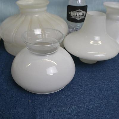 LOT 322 GLASS LAMP SHADES