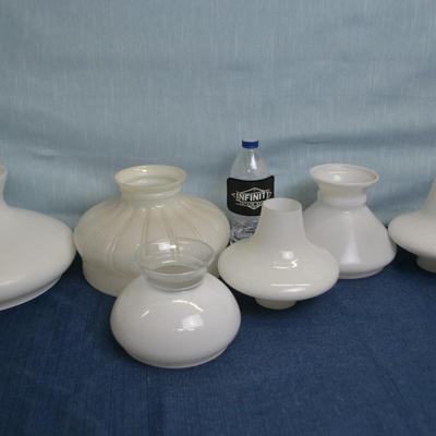 LOT 322 GLASS LAMP SHADES