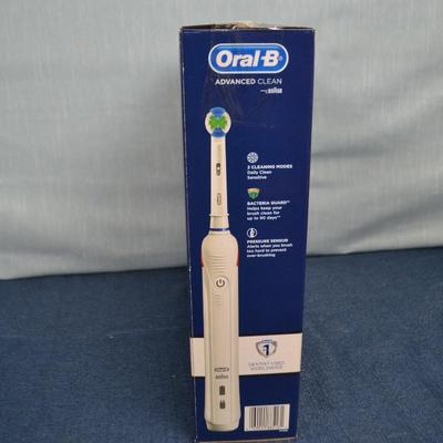 LOT 325 ORAL B RECARGEABLE TOOTHBRUSH