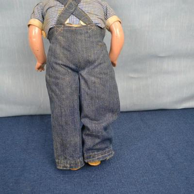 LOT 326. VINTAGE DOLL. 19