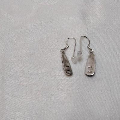 Vintage Mother of Pearl and Onyx Inlay 925 Earrings
