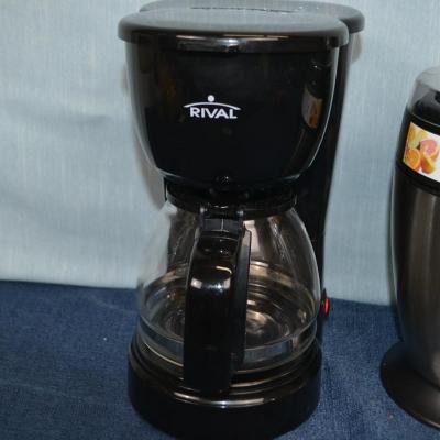 LOT 329. CUISINART JUICER AND COFFEE MAKER