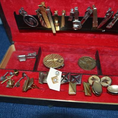 LOT 332. VINTAGE CUFFLINKS AND TIE BARS