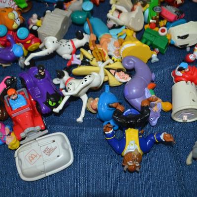 LOT 334   LOT OF SMALL TOYS