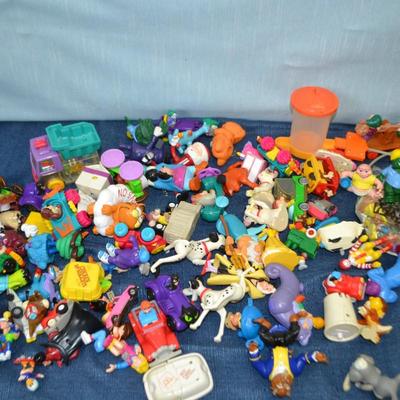 LOT 334   LOT OF SMALL TOYS