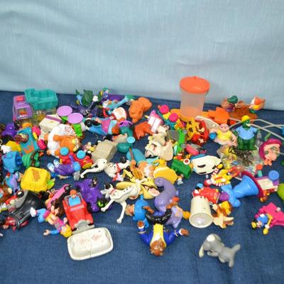 LOT 334   LOT OF SMALL TOYS