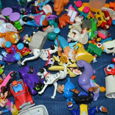 LOT 334   LOT OF SMALL TOYS