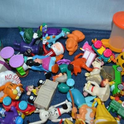 LOT 334   LOT OF SMALL TOYS