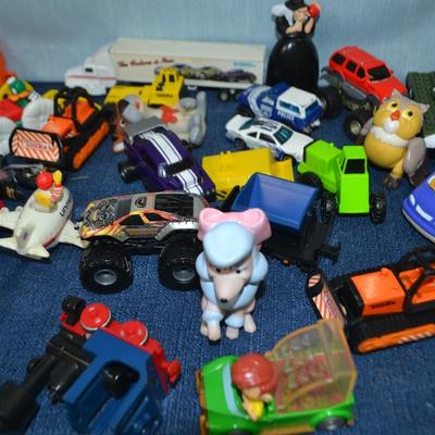 LOT 335.  LOT OF SMALL TOYS