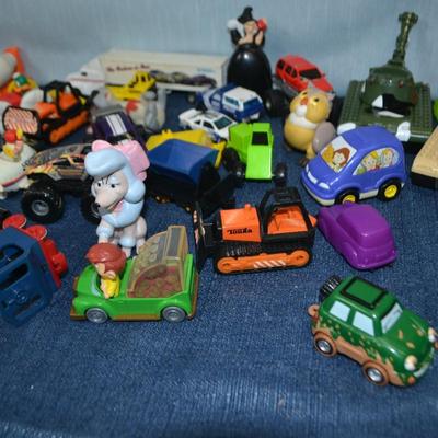 LOT 335.  LOT OF SMALL TOYS