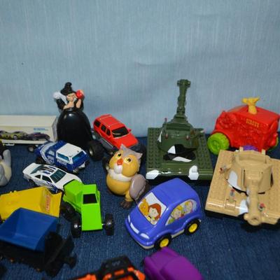 LOT 335.  LOT OF SMALL TOYS