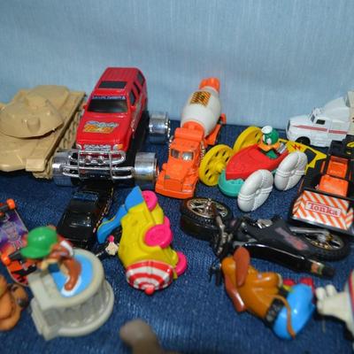 LOT 335.  LOT OF SMALL TOYS