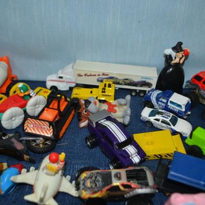 LOT 335.  LOT OF SMALL TOYS