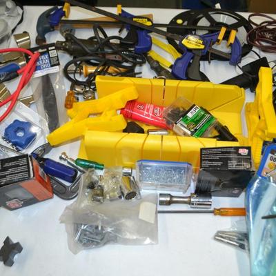 LOT 339. LOT OF TOOLS AND HARDWARE