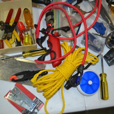 LOT 339. LOT OF TOOLS AND HARDWARE