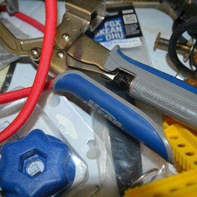 LOT 339. LOT OF TOOLS AND HARDWARE