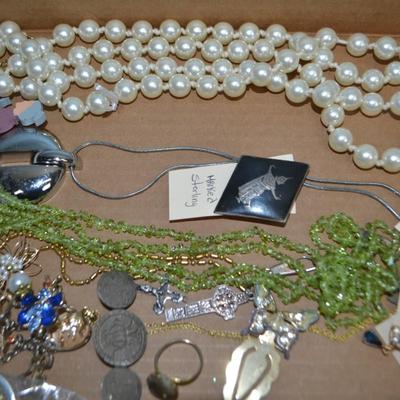 LOT 351. LOT OF COSTUME JEWELRY