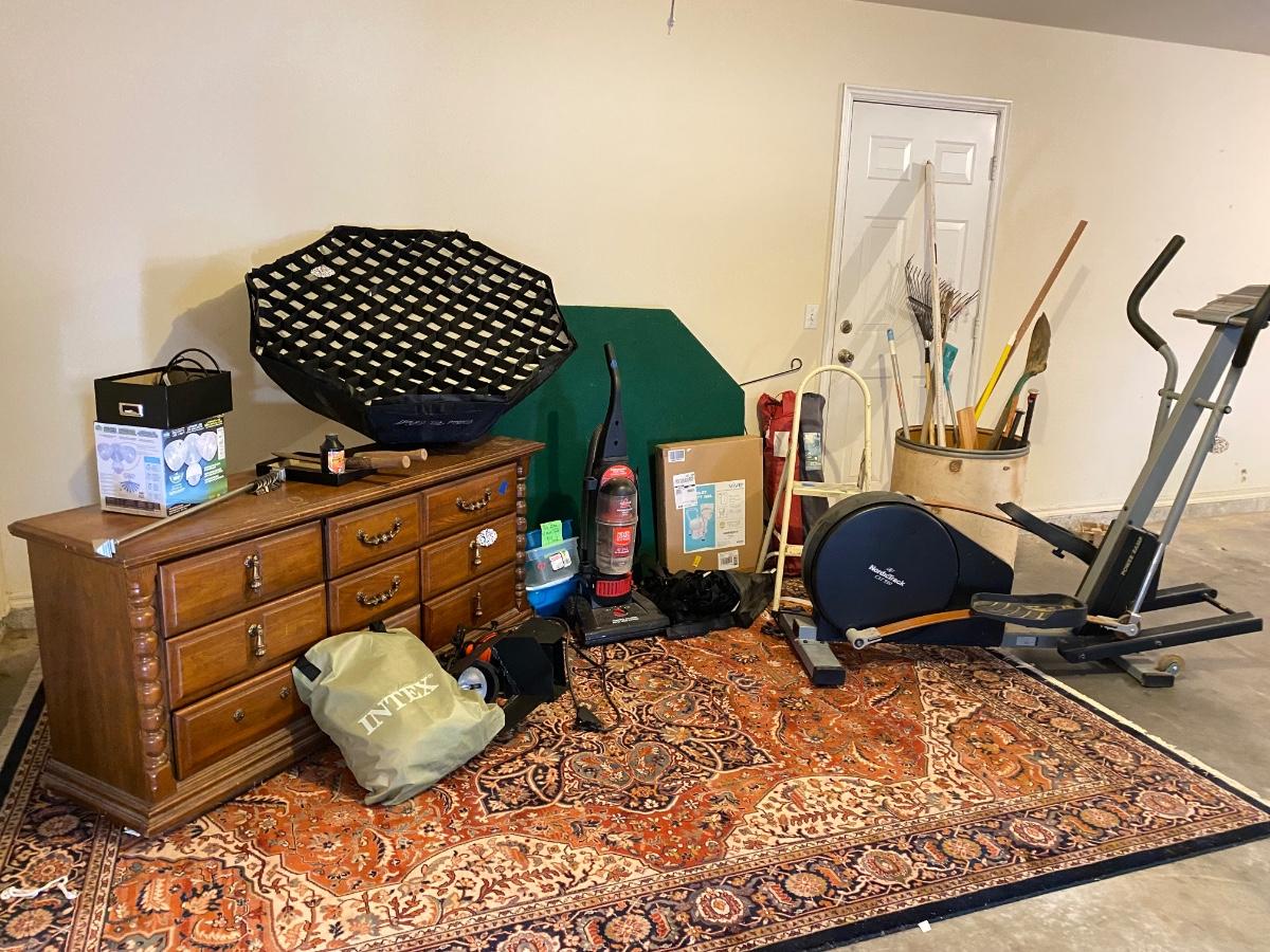 Lot 13 Garage / Rug & More