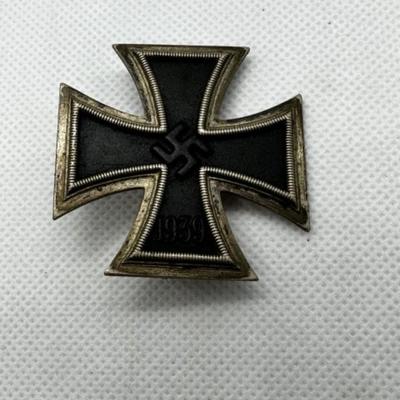 German WWII Medals, Awards, and Pins - Iron Cross 1st Class Wilhelm Deumer Firm Marking L/11