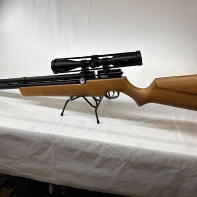 Modern and Military Rifles - Avenger Charged Pneumatic PCP Air Rifle with Pump and Extras
