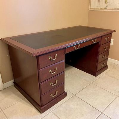 Large Office Desk *Read Details